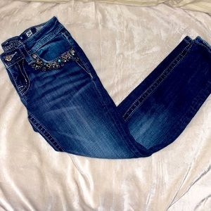 Super Cute Miss Signature Crop Skinny Size 26